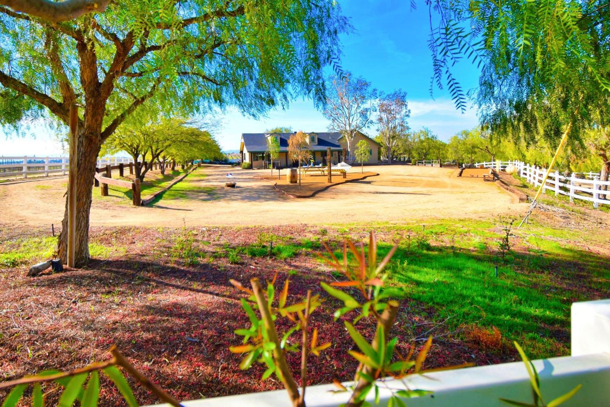 蒂梅丘拉 Peppertree Lane Ranch -- Seven-Acre Ranch In The Heart Of Wine Country酒店 外观 照片